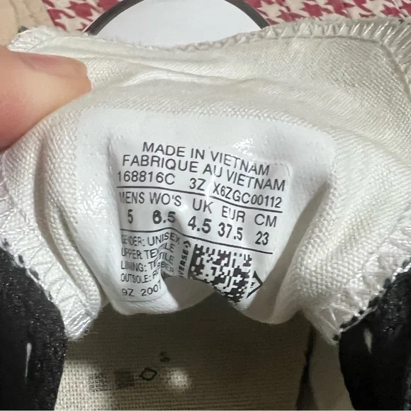 Great condition Converse Black and White Women's Sneakers - Picture 13 of 14